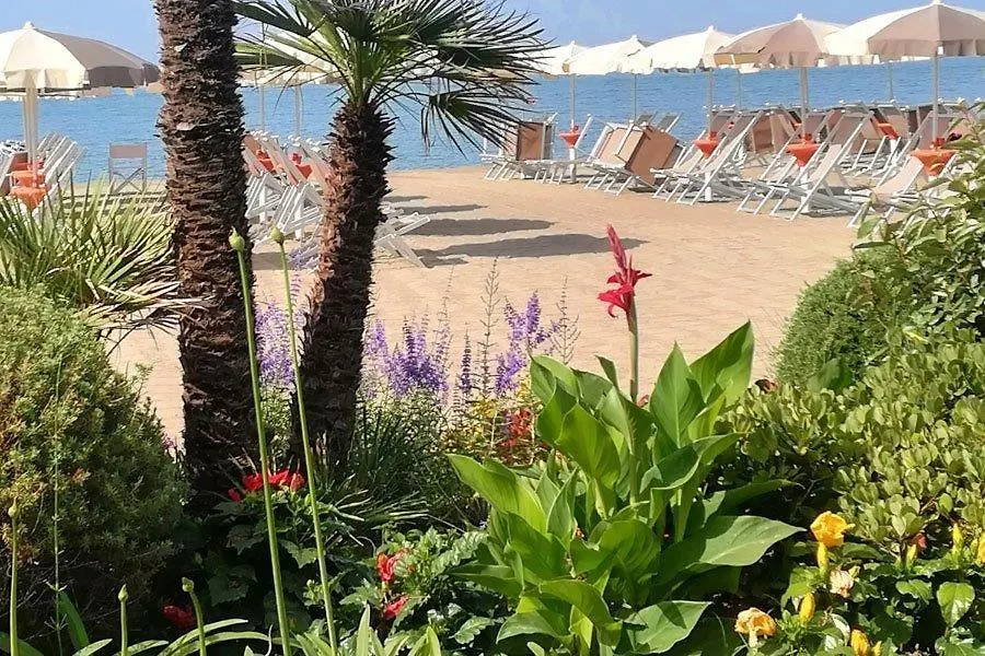Szálloda Albergo La Pineta Di Marinella Marinella di Sarzana
