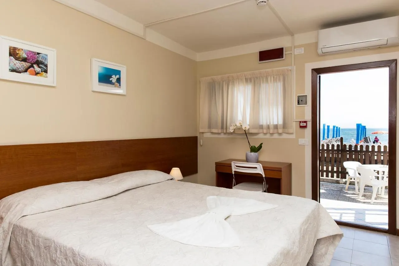Albergo La Pineta Di Marinella Marinella di Sarzana 2*,  Italy